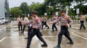 Anggota Sat Samapta Polresta Tangerang melaksanakan kegiatan Latihan peningkatan kemampuan borgol Polri di Mako Polresta Tangerang.