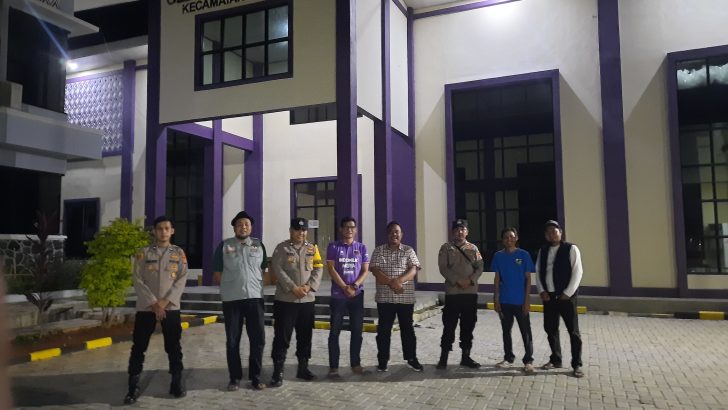 Personil Polsek Mauk Giat Penjagaan Kotak Suara Di PPK Kecamatan Sukadiri