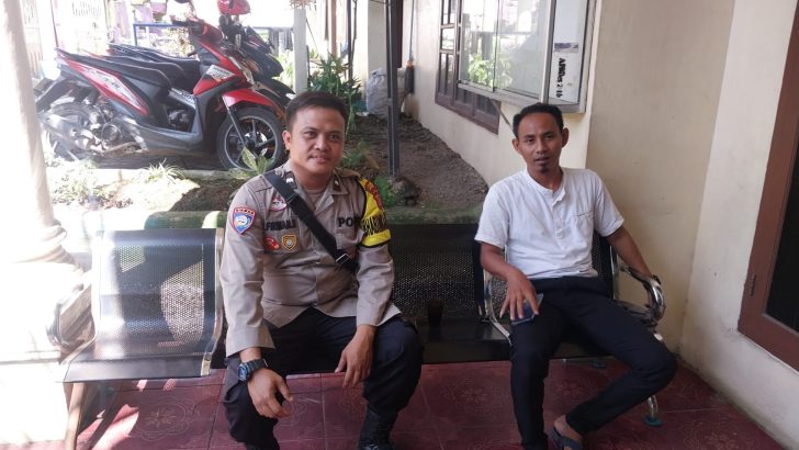 Bhabinkamtibmas Kunjungi Warga Masyarakat Rw 02 Desa Pekayon Sampaikan Pesan Kamtibmas