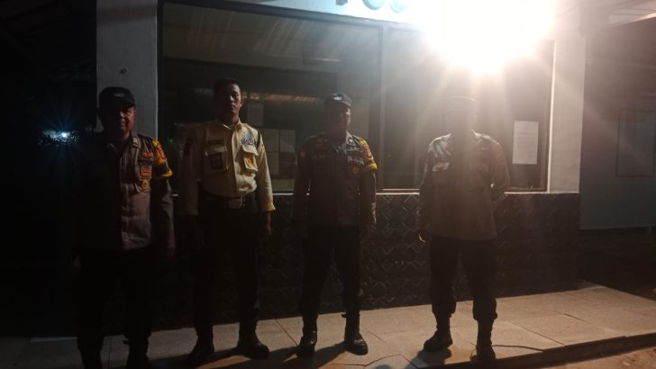 Menjaga Wilayah Agar Aman Polsek Mauk Melaksanakan Patroli Kewilayahan Malam Hari