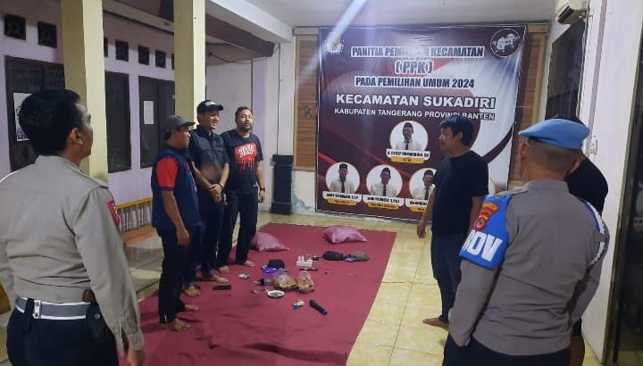 Piket Polsek Mauk Kontrol Gudang Penyimpanan Logistik Pemilu.