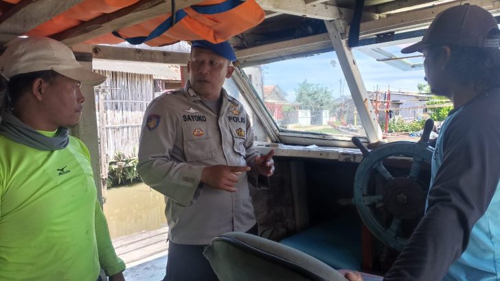 Laksanakan Kegiatan Sambang Satpolairud Berikan Himbauan Jelang Pemilu.
