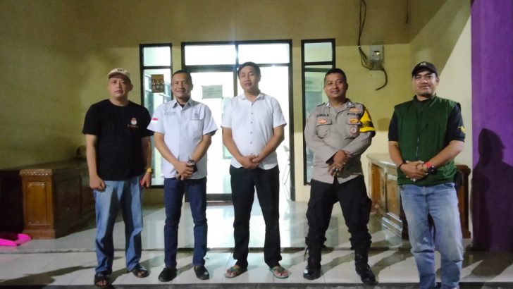 Personil Polsek Mauk Melaksankan Patroli Malam Hari Dan Pengecekan Situasi Gudang Penyimpanan Logistik Pemilu