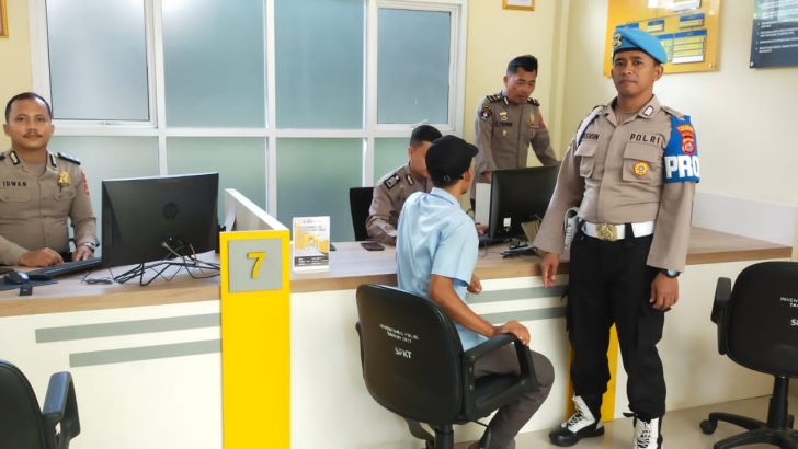 PENGECEKAN PETUGAS SKCK POLRESTA TANGERANG OLEH PIKET SIPROPAM POLRESTA TANGERANG