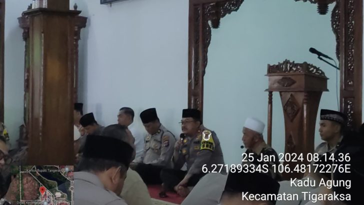 Anggota Satintelkam beserta anggota Polresta Tangerang melaksanakan Kegiatan Pembinaan Rohani dan Mental (BINROHTAL) di Masjid Al-Latif Polresta Tangerang