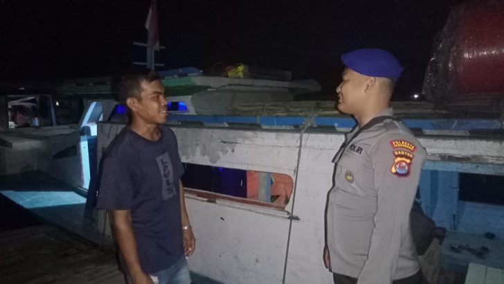 Tingkatkan Patroli Malam Hari Di Dermaga Pelabuhan Tradisional Oleh Personel Sat Polairud Polresta Tangerang