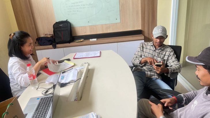 Briptu Yanika memberikan Pelayanan Profesional dan Humanis di SPKT Polresta Tangerang
