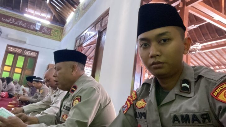 Anggota bagren melaksanakan binrohtal.