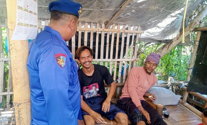 Jalin Kedekatan Dengan Masyarakat Pesisir Satpolairud Laksanakan Patroli Mitra Presisi