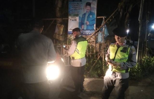 Bripka firdaus Patroli Barcode Di perempatan pinang Tigaraksa Antisipasi Kejahatan