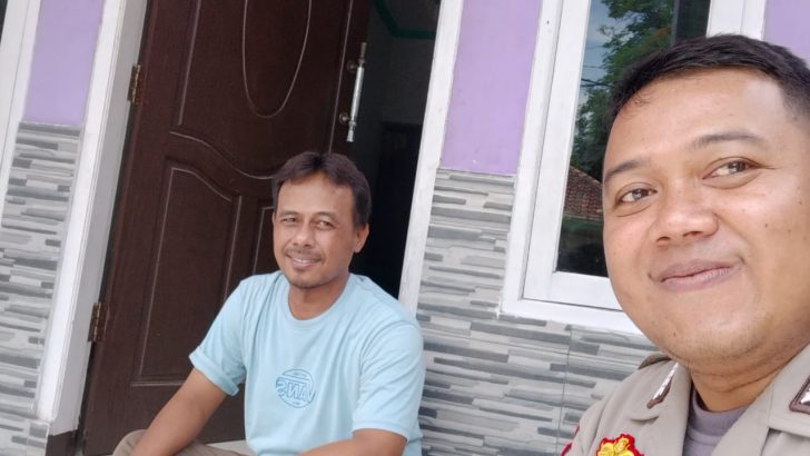Gencarkan program Polisi RW, Anggota Polsek Kresek kunjungi warga di Desa.