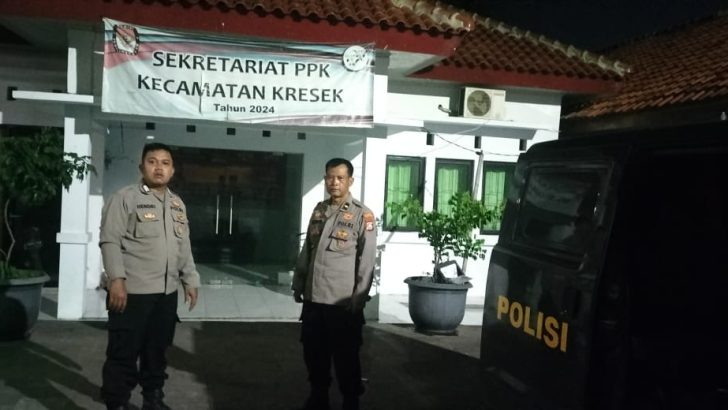 Personil Polsek Kresek tetap semangat menjaga wilayahnya dari Gangguan Kamtibmas di Malam Hari.