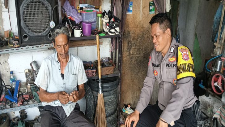 Kesigapan Polisi RW Polsek Kresek dalam segala permasalahan diwilayah, Bhabinkamtibmas Polsek Kresek kunjungi warga di Desa.