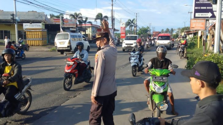 Kapospol Gembong Iptu Sukarji Polsek Balaraja turun ke jalan wujud nyata Pelayanan Masyarakat
