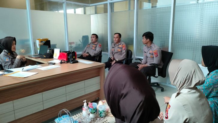 Optimalkan Kinerja Staf Sikeuangan Polresta Tangerang, Kasikeu Laksanakan Anev Bulanan Sikeuangan Polresta Tangerang.