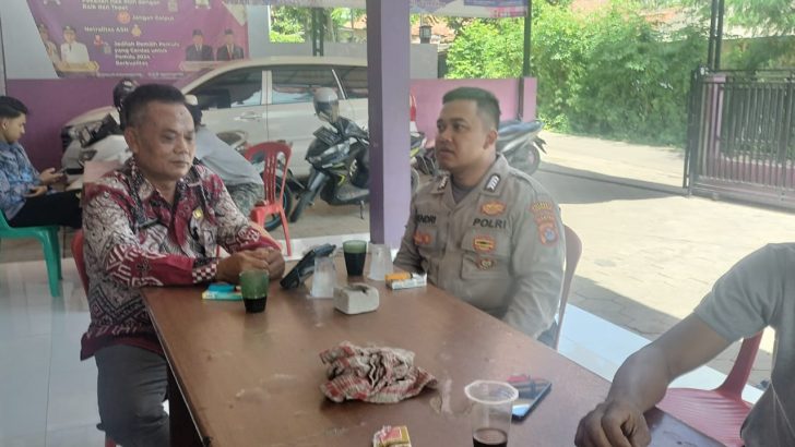 Polsek Kresek sambangi kantor Desa sebagai bentuk menjalin Sinergitas dengan Aparatur Desa