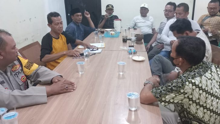 Bhabinkamtibmas Aitu Paryanto Sambang Desa Binaan Jelang Pemilu damai 2024.