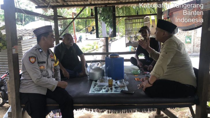 Briptu Widi Angga Babinkamtibmas Desa Parahu , Polsek Balaraja Polresta Tangerang giat Sambang Dor To Dor Warga Binaan.