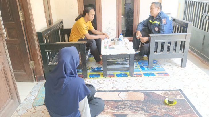 Aipda Rahmat Bhabinkamtibmas Desa Kubang Polsek Balaraja Polresta Tangerang giat Sambang siang hari ke Tokoh Agama, Tokoh Masyarakat.