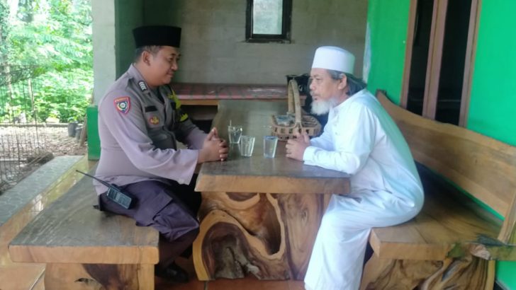 Babinkamtibmas Desa Benda Bripka Ada Pratona, Polsek Balaraja Polresta Tangerang giat Sambang ke Tokoh Agama..