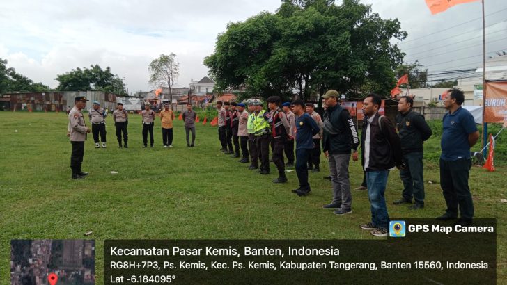 Anggota Sat Intelkam Polresta Tangerang melaksanakan Apel pengamanan kampanye terbuka Partai Buruh bertempat di Lapangan Teureup Ds. Sukaasih Kec. Pasar Kemis Kab Tangerang