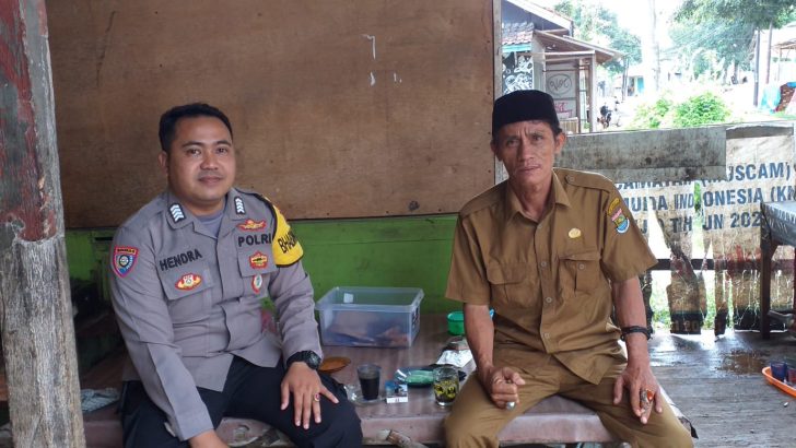 Personil Polsek Mauk Bripka Suhendra Sambang Dengarkan Keluhan Masyarakat