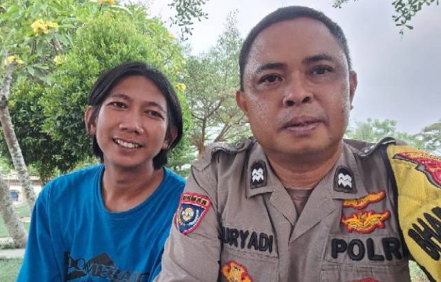 Pastikan Desa Aman Bhabinkamtibmas Sambang Warga Binaan Desa Mekarkondang