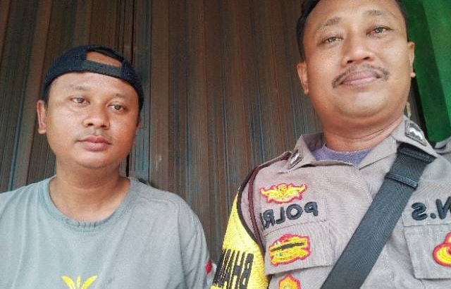 Personil Polsek Mauk Polresta Tangerang Sambang masyarakat Desa Kemeri