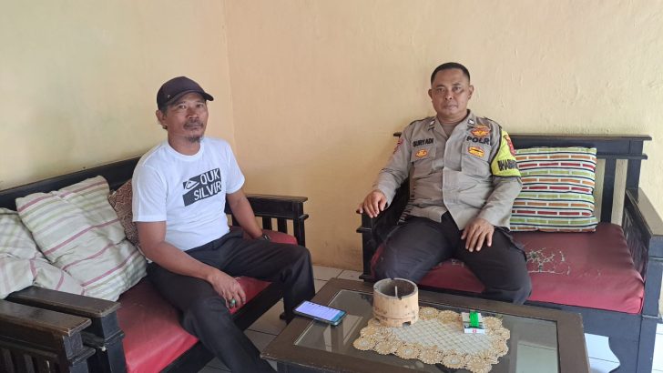 Bhabinkamtibmas Sambang Warga Binaan Desa Gintung Memberikan Himbauan