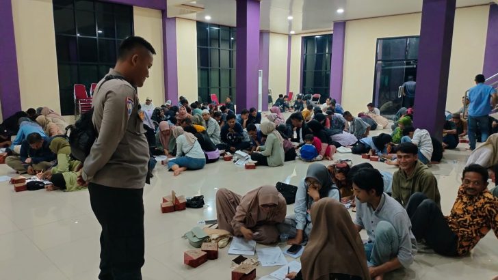 Anggota Polsek Mauk Polresta Tangerang Giat Commander Wish Kapolda Banten Yuk Ngopi Wae