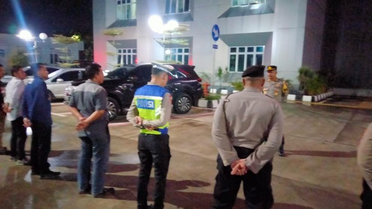 Anggota Sat Intelkam Polresta Tangerang melaksanakan Apel Malam piket Fungsi