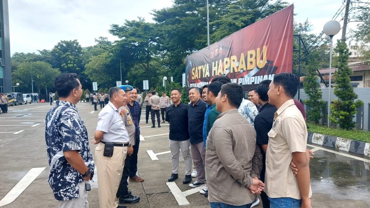 Anggota Sat Intelkam Polresta Tangerang melaksanakan Apel fungsi Sat Intelkam di Pimpin oleh Wakasat Intelkam AKP Sujadmo