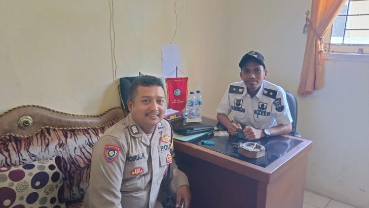 Personil Polsek Mauk Polresta Tangerang Bripka Hoirul Rizal Sambang dan Bersinergi Dengan Kepala Desa Rancalabuh