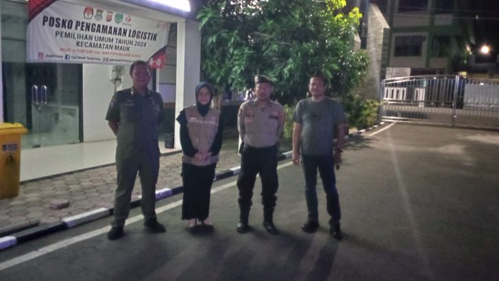 Personil Polsek Mauk Giat Penjagaan Surat Suara Di PPK Kecamatan Mauk
