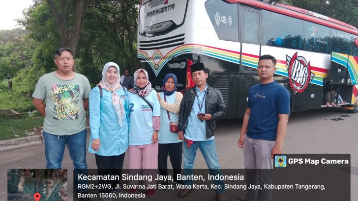 Anggota Sat Intelkam Polresta Tangerang melaksanakan pengamanan tertutup kegiatan keberangkatan massa kader Partai PBB pendukung 02 (Prabowo – Gibran) ke Jakarta
