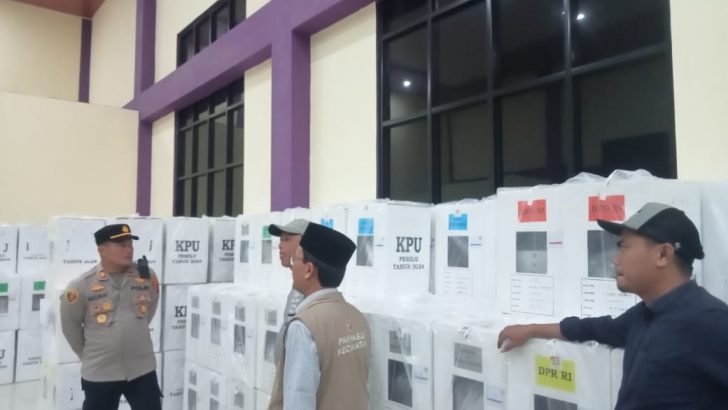 Pengecekan Situasi Gudang Penyimpanan Logistik Pemilu Agar Aman di Wilkum Polsek Mauk