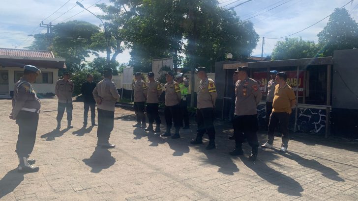 Giat Apel Pagi Tingkatkan Kedisiplinan Personil Polsek Mauk