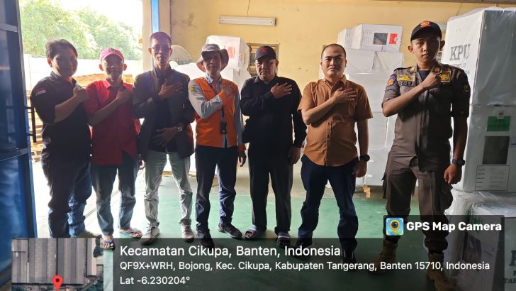 Anggota Sat Intelkam Polresta Tangerang beserta personil Polresta Tangerang Melaksanakan pengamanan Gudang KPU Kab. Tangerang