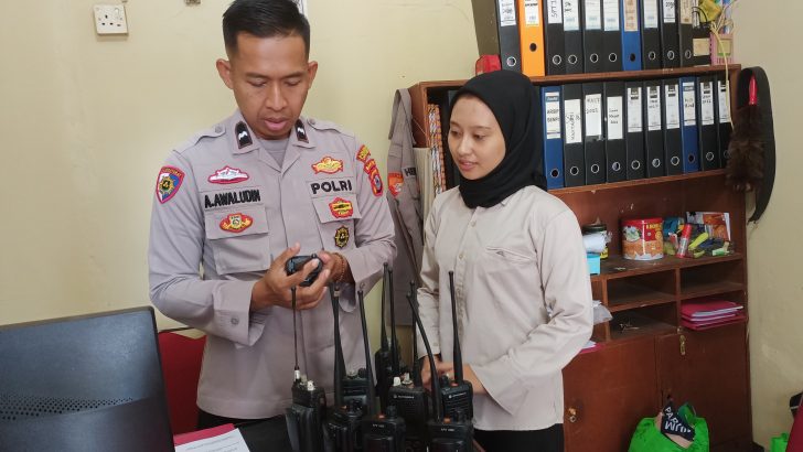 Jelang Pemilu 2024, Siwas Polresta Tangerang melaksanakan kegiatan pengecekan Alat Komunikasi HT Inventaris ke Polsek Jajaran.