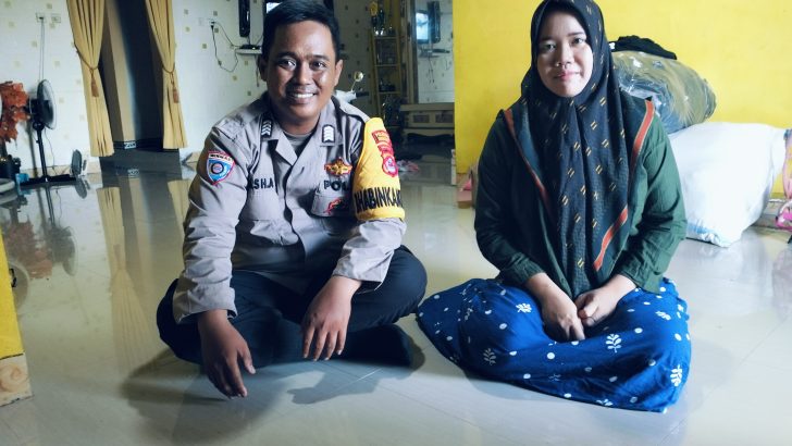Polisi RW Polsek Kresek selalu sigap kunjungi warga di Desa guna pendekatan diri kepada warga di Binaannya di Desa.