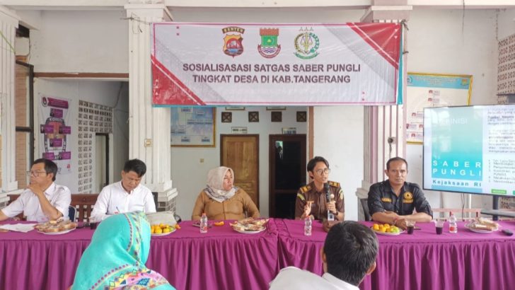 TIM SATGAS SABER PUNGLI KABUPATEN TANGERANG MELAKSANAKAN SOSIALISASI SABER PUNGLI DI TINGKAT DESA