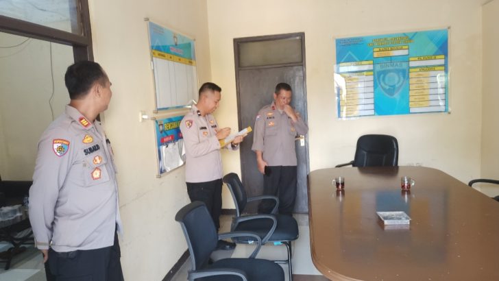 Kasiwas Polresta Tangerang beserta Anggota melaksanakan kegiatan pengecekan dan monitoring ke Polsek Jajaran.