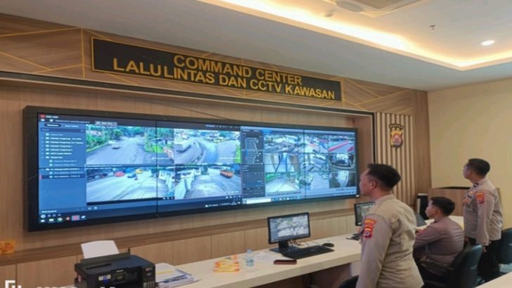 Anggota Siwas Polresta Tangerang Melakukan Pengecekan dan Pemantauan CCTV, Pastikan situasi Wilkum Kab. Tangerang aman.