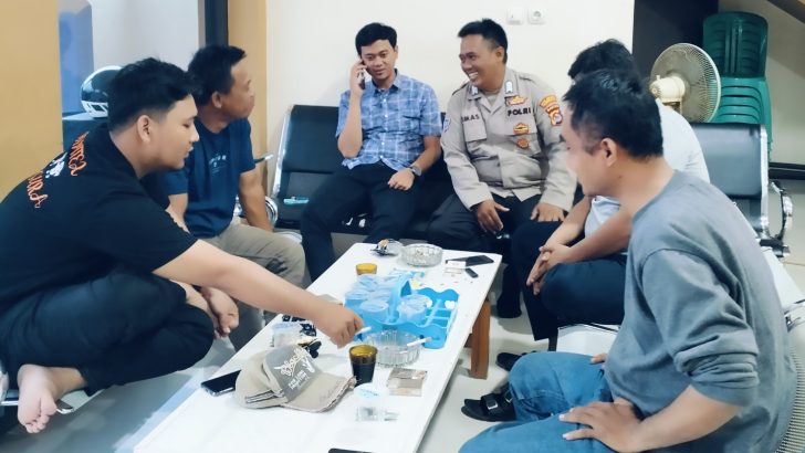 Polsek Kresek sambangi kantor Desa sebagai bentuk menjalin Sinergitas dengan Aparatur Desa