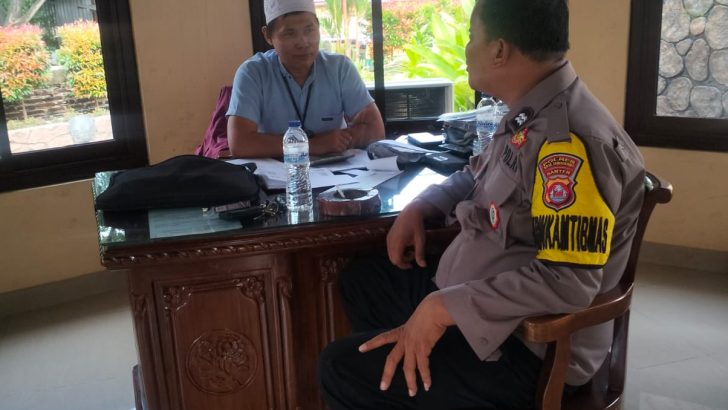 Babinkamtibmas Aiptu Mashabi Patroli dialogis ajak sukseskan pemilu damai 2024.