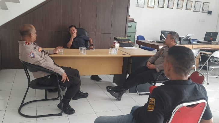 MENYAMBANGI KANTOR BADAN USAHA JASA PENGAMANAN, SAT BINMAS MENGAJAK UNTUK MELENGKAPI LEGALITAS SATPAM