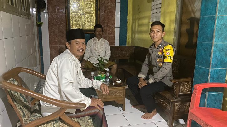 Anggota Satsamapta Polresta Tangerang Melaksanakan Pengamanan pemilu di Desa Renged Kecamatan Kresek