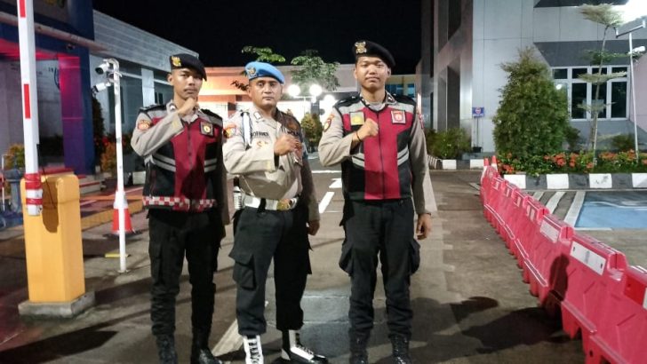 PENGECEKAN MALAM HARI PENJAGAAN MAKO POLRESTA TANGERANG OLEH PIKET SIPROPAM POLRESTA TANGERANG