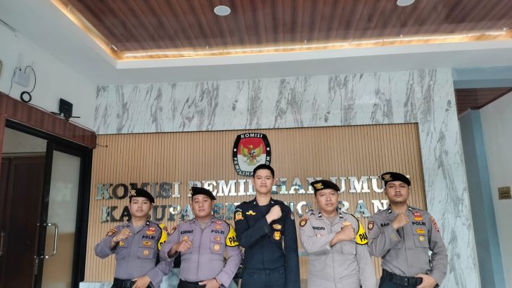 Anggota Satsamapta Polresta Tangerang Melaksanakan apel Pengamanan Kantor KPU Kab. Tangerang