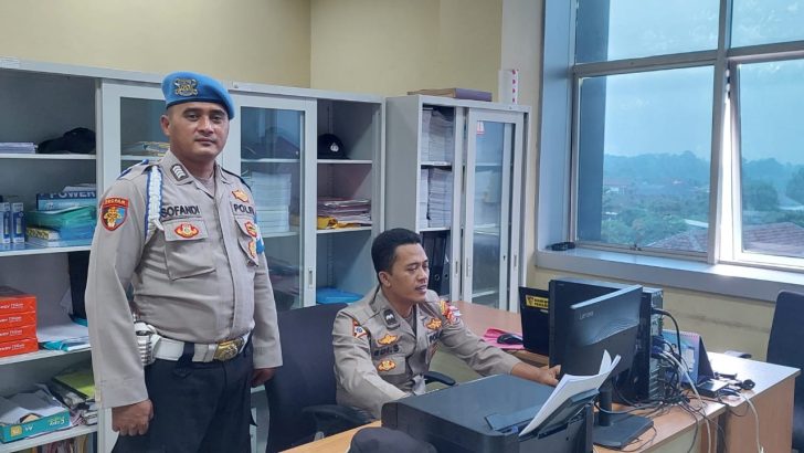 PENGECEKAN KEHADIRAN PERSONIL BAGOPS POLRESTA TANGERANG OLEH PIKET SIPROPAM POLRESTA TANGERANG